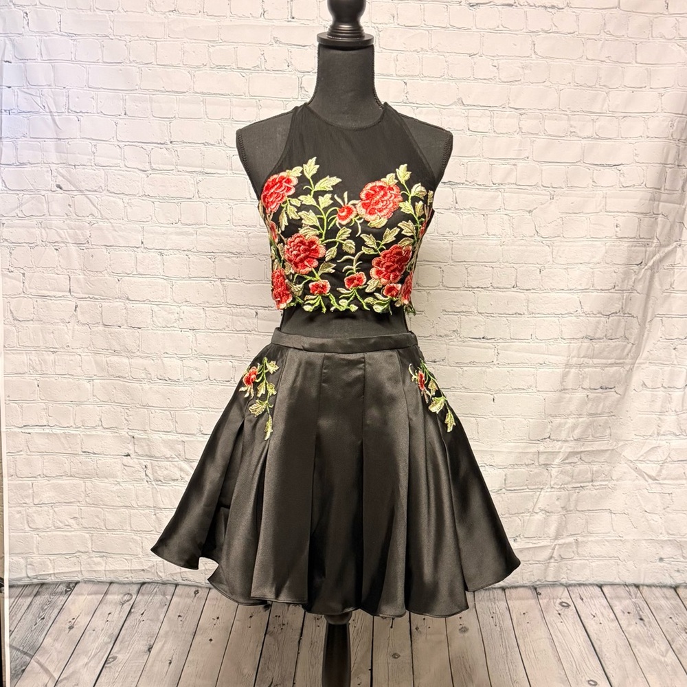 Dave & Johnny Two Piece Formal Black Flared Skirt with Red Floral Embroidery